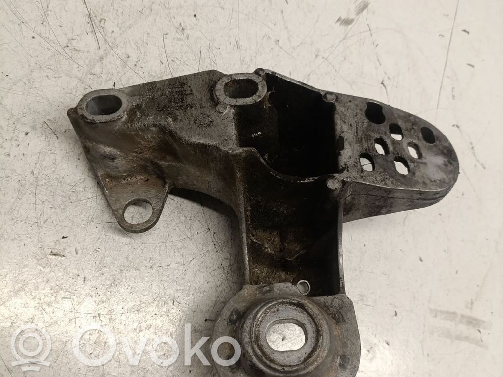 Audi A6 S6 C5 4B Engine mounting bracket 