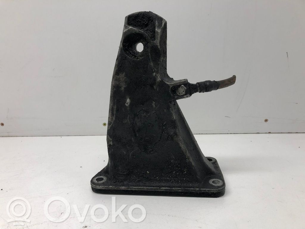 BMW 7 E65 E66 Engine mounting bracket 