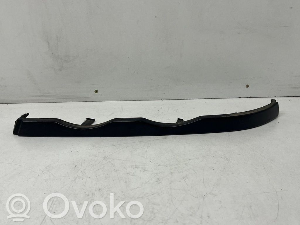 Under headlight/headlamp trim   8208481