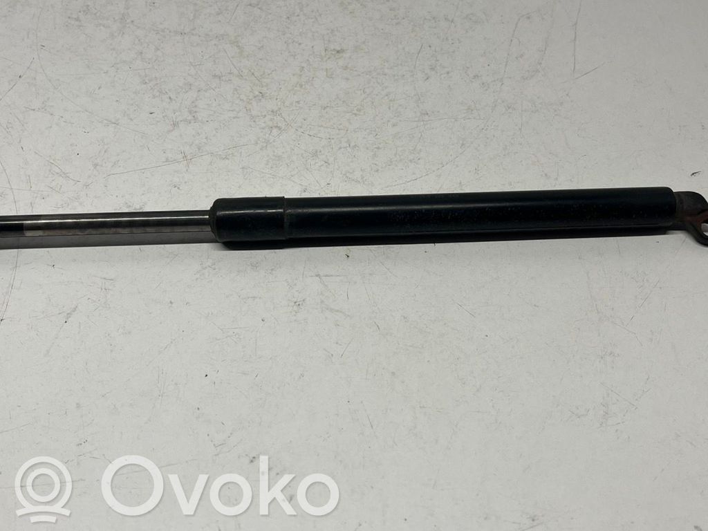 BMW 5 E39 Tailgate/trunk strut/damper 