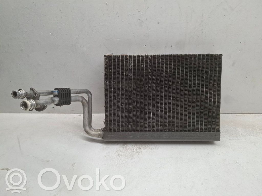 BMW 1 E81 E87 Air conditioning (A/C) radiator (interior) 