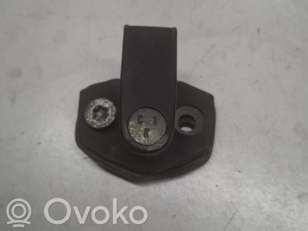 BMW 3 E36 Front door lock loop/hook striker 