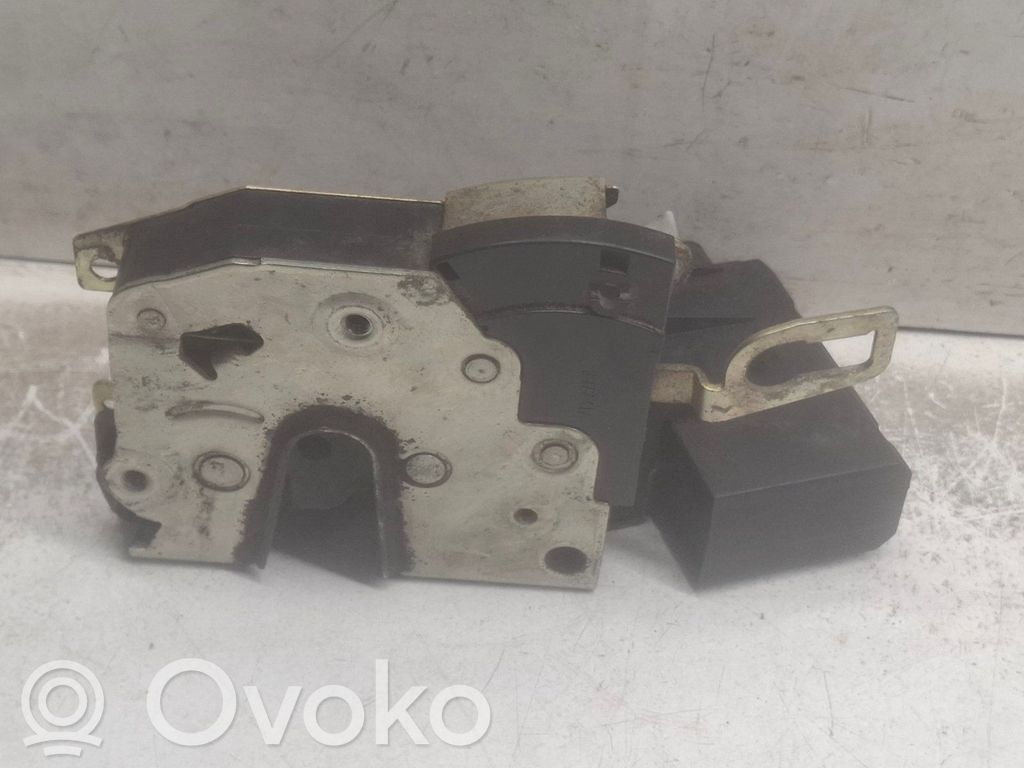 BMW 3 E36 Front door lock 