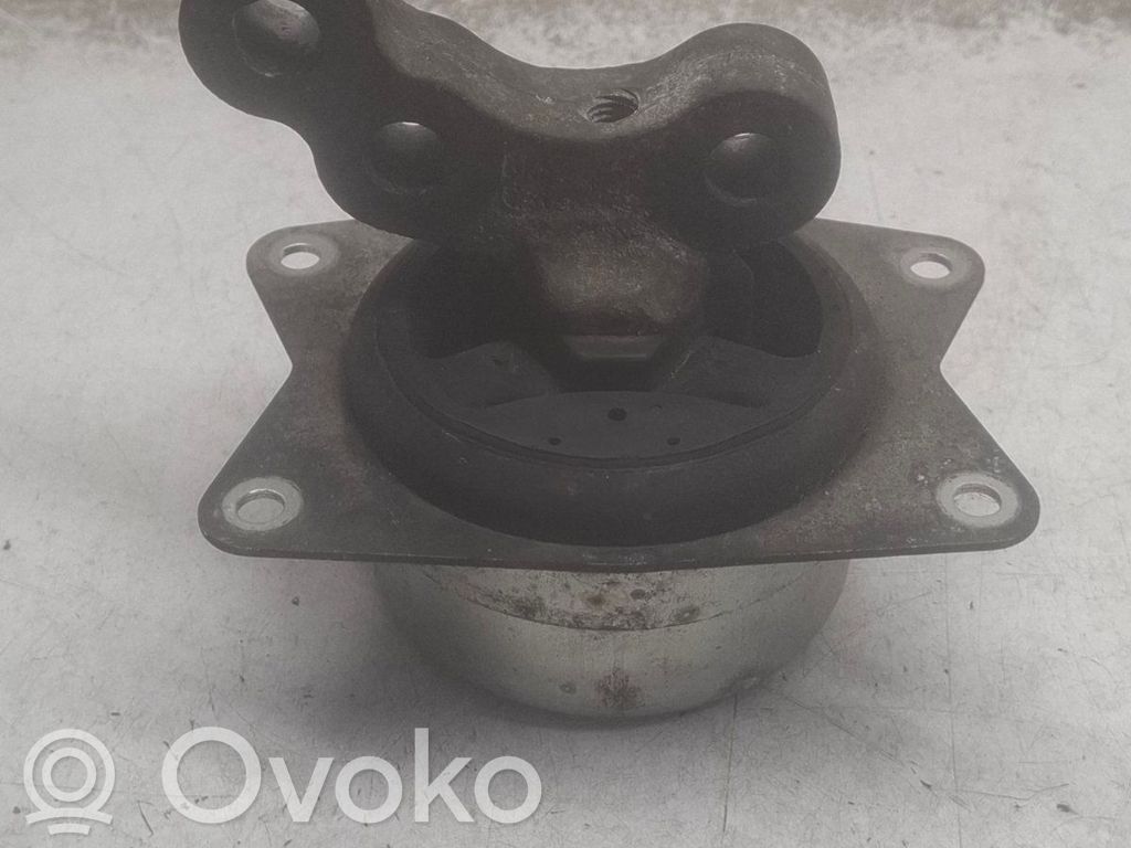 Opel Vectra C Engine mount bracket 