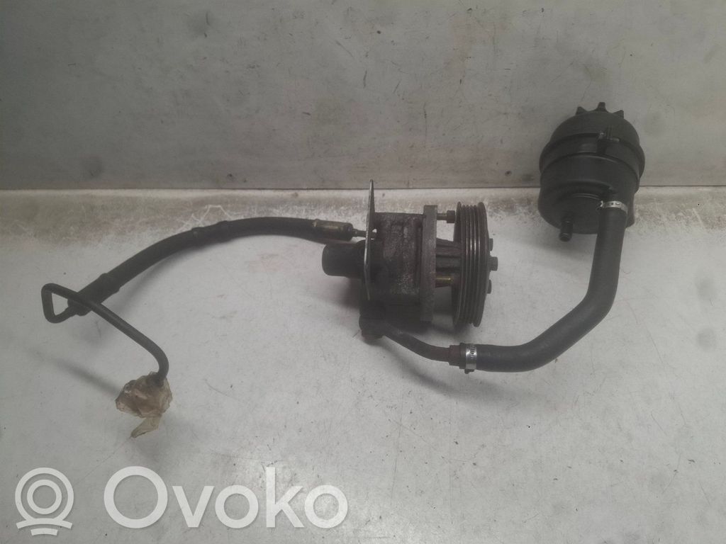 BMW 3 E36 Power steering pump 