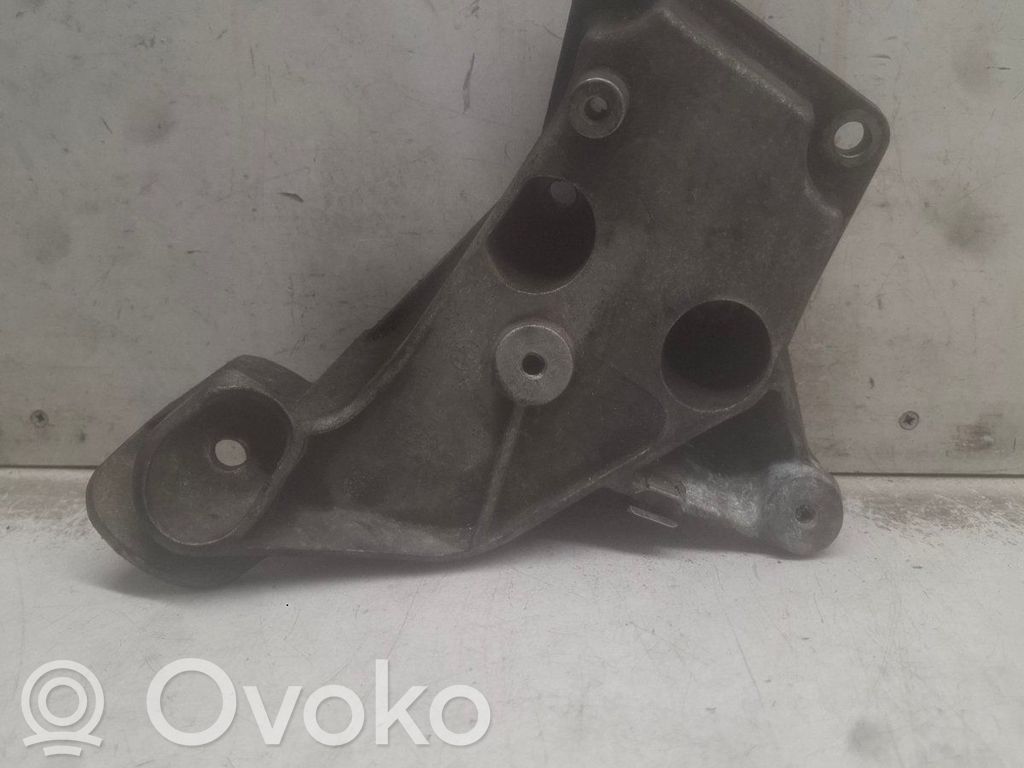BMW 5 E60 E61 Engine mounting bracket 
