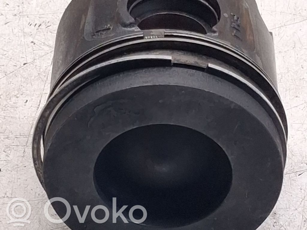 BMW 3 E90 E91 Piston 