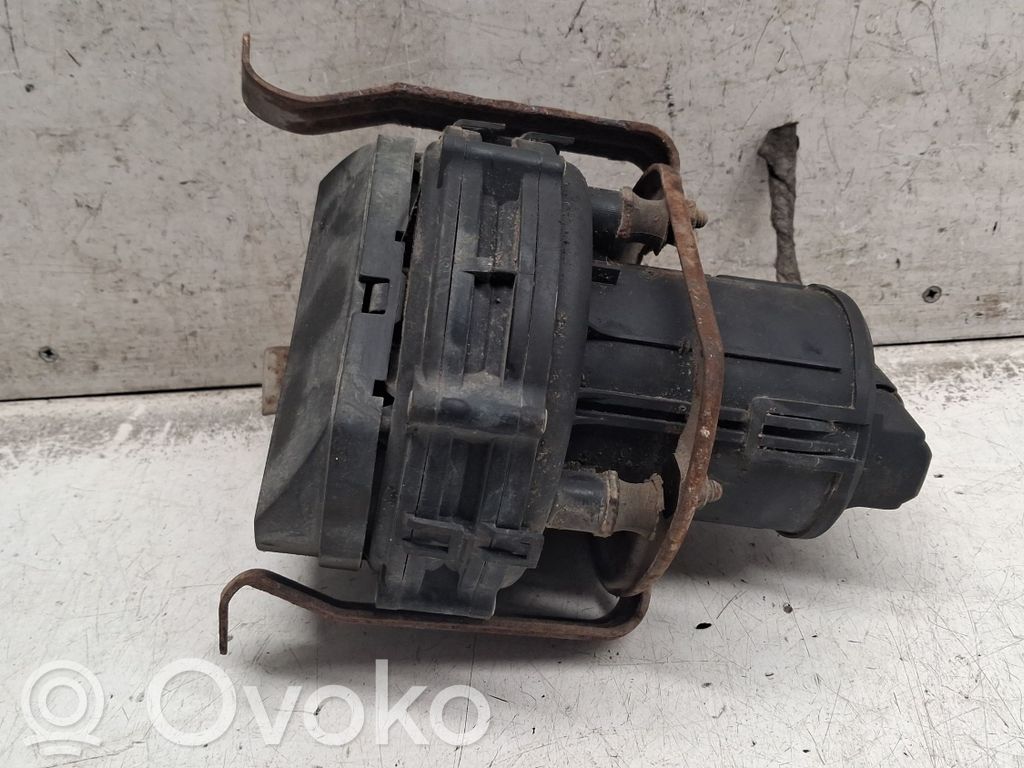 BMW 5 E39 Sekundārais gaisa pumpis 