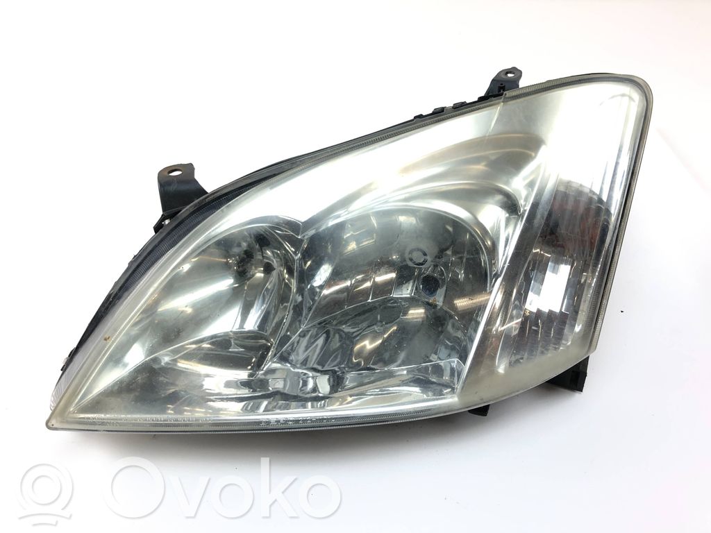 Toyota Corolla E120 E130 Lampa przednia 