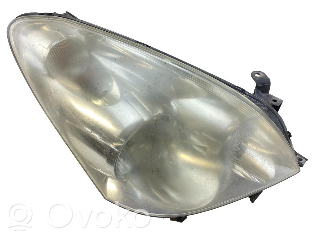 Toyota Corolla Verso AR10 Headlight/headlamp 
