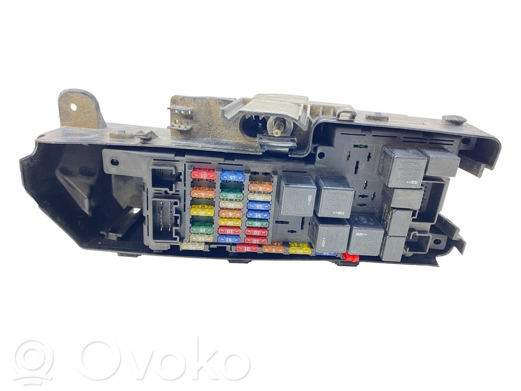 Drošinātāju bloks   08637726,318709110,9494211,PA6GB20GF10