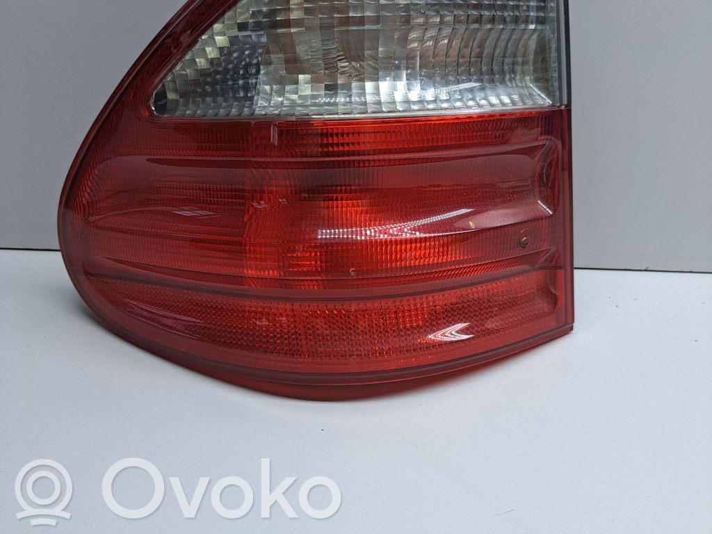 Mercedes-Benz E W210 Luz trasera/de freno 