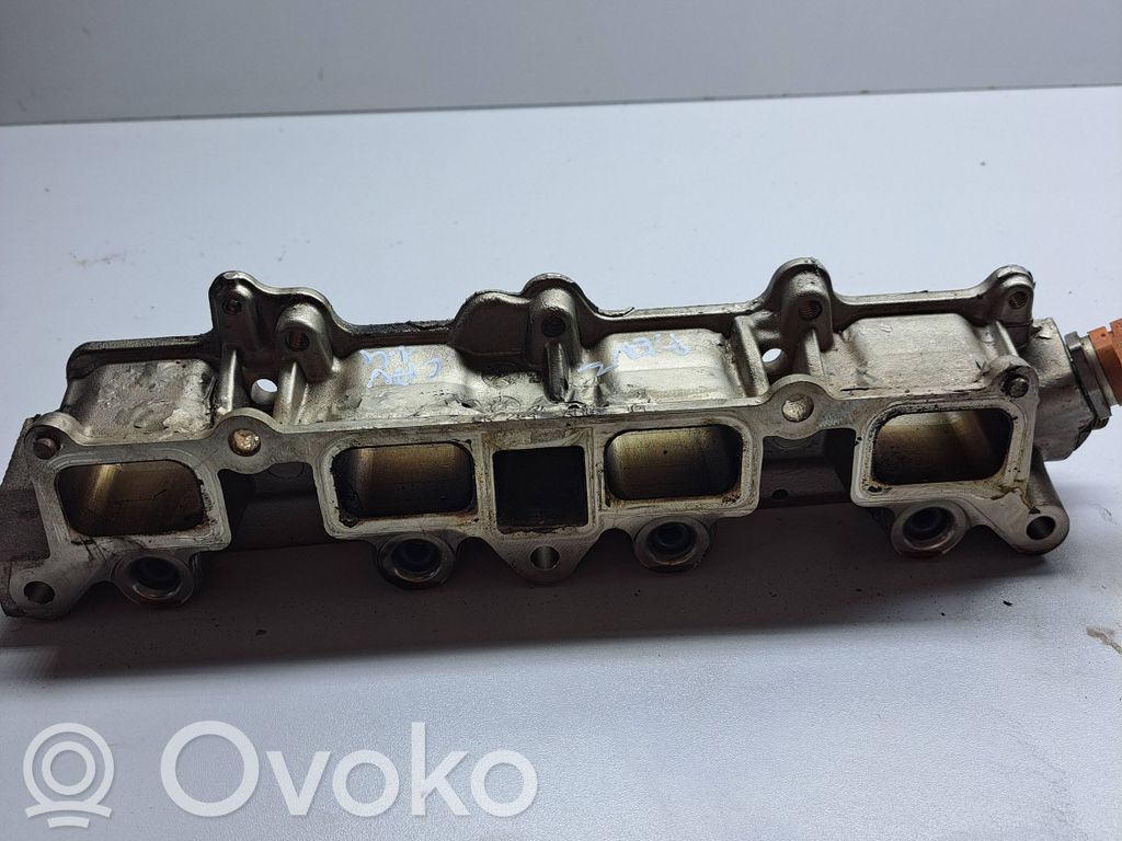 Volkswagen Golf VI Listwa wtryskowa 