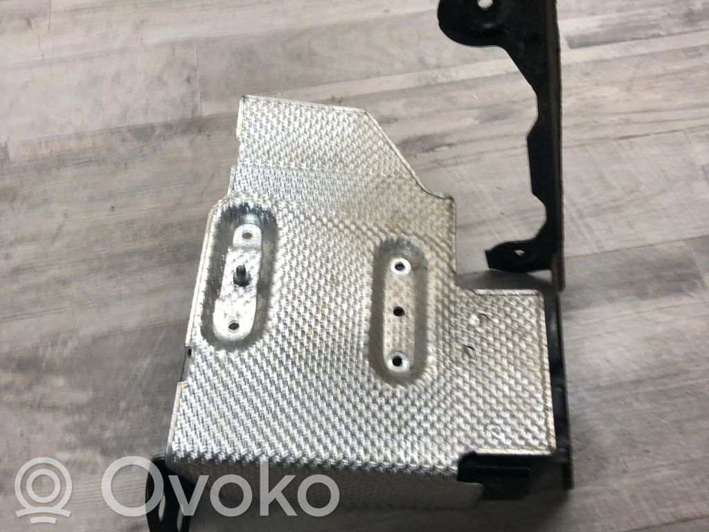 Volkswagen PASSAT B8 Kita variklio skyriaus detalė 