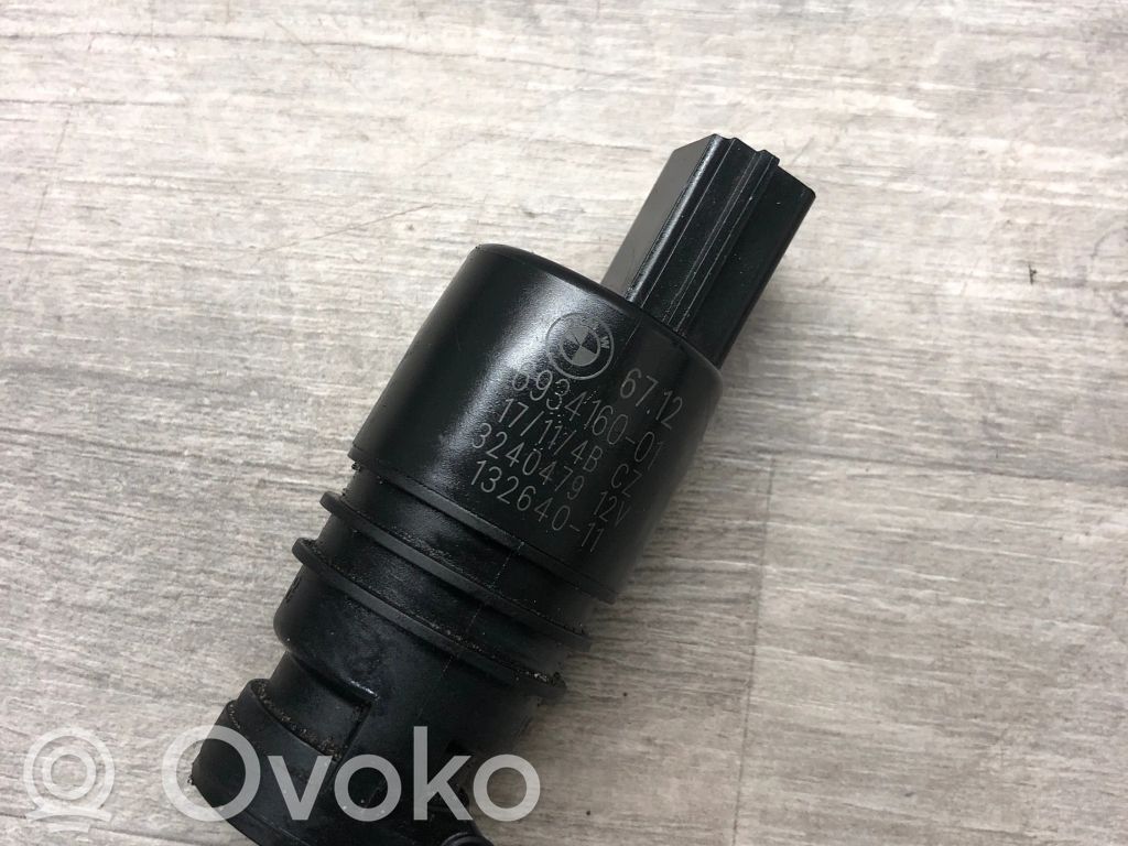 BMW 5 F10 F11 Zbiornik płynu do spryskiwaczy szyby przedniej / czołowej 