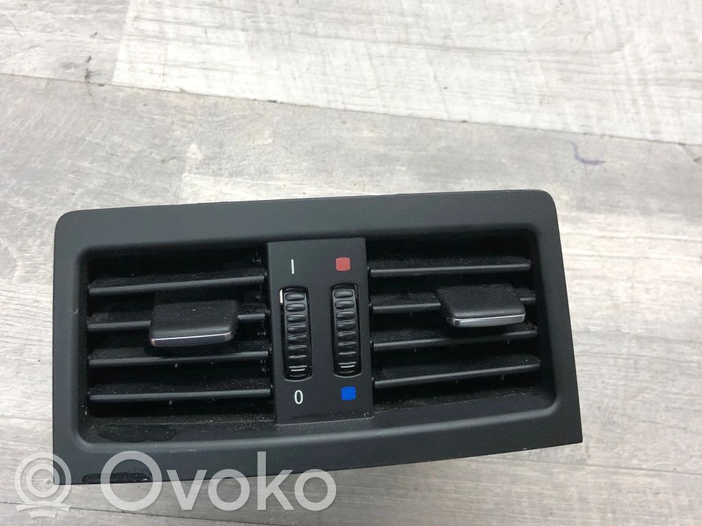 BMW 3 E90 E91 Aizmugurējā gaisa - ventilācijas reste 