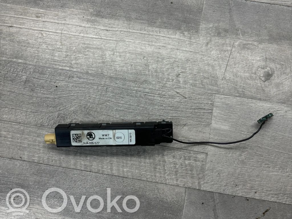 Skoda Rapid (NH) Pystyantennivahvistin 