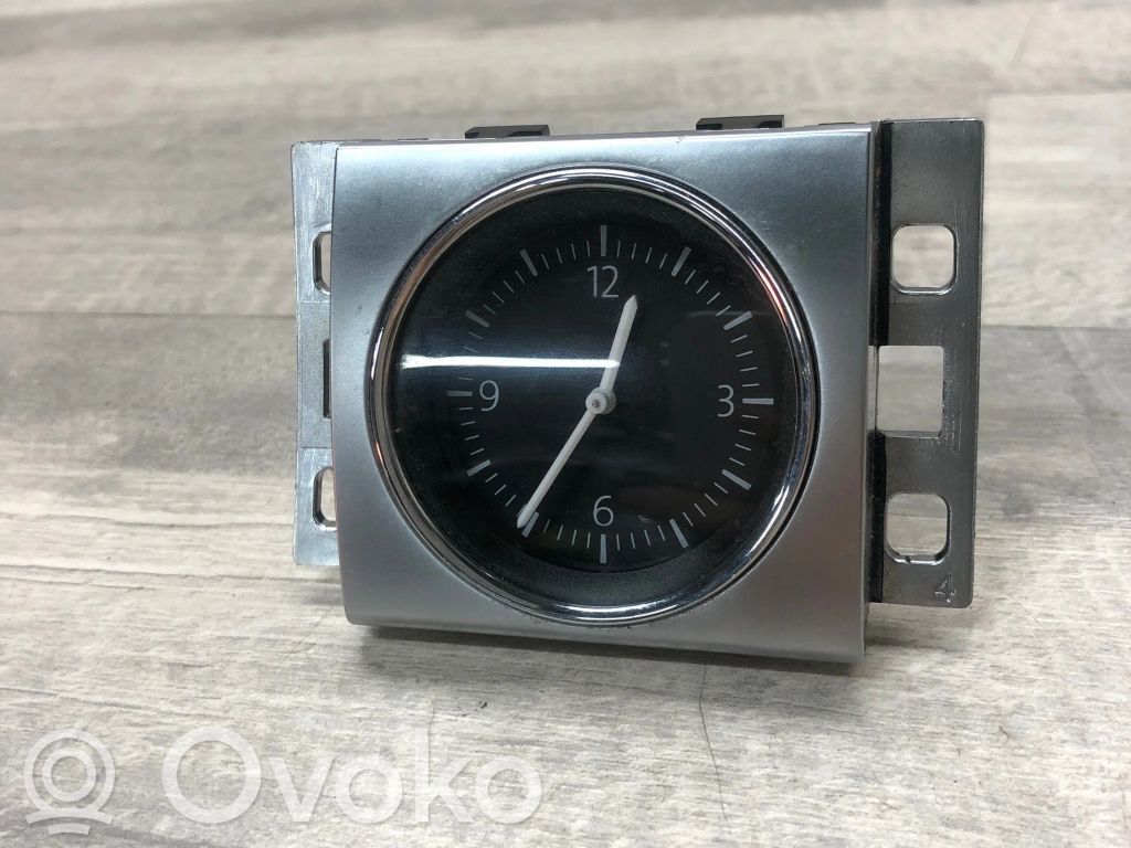 Volkswagen PASSAT B7 Clock 