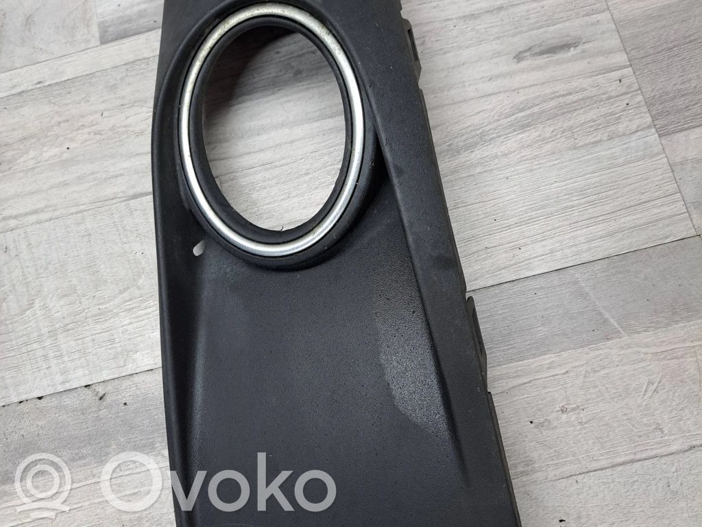 BMW 5 F10 F11 Kratka dolna zderzaka przedniego 