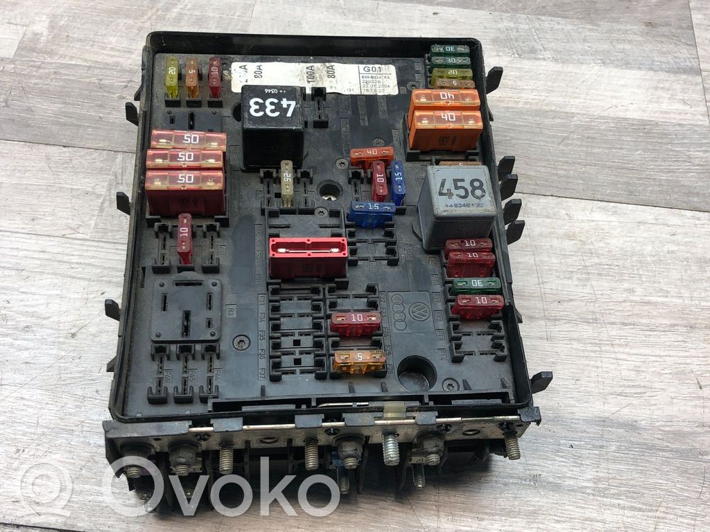 Volkswagen Touran I Fuse module 
