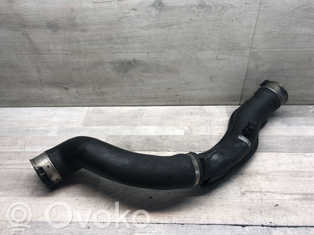 BMW 5 F10 F11 Wąż / Rura intercoolera 