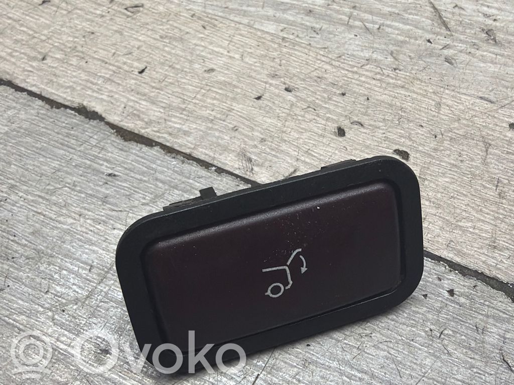 Mercedes-Benz E W212 Tailgate/boot open switch button 