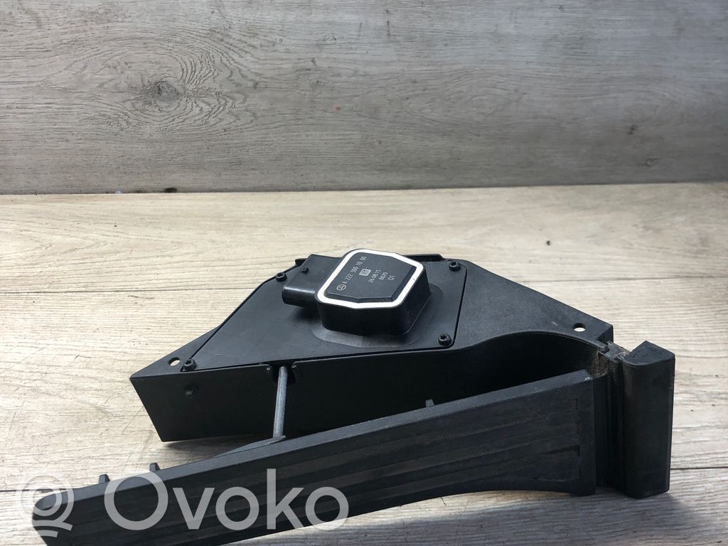 Mercedes-Benz E W212 Accelerator throttle pedal 