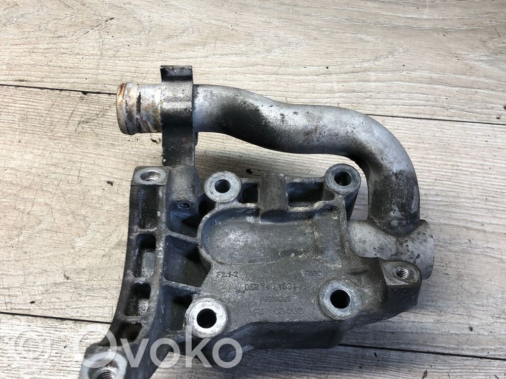 Audi A4 S4 B8 8K Halterung Servopumpe 