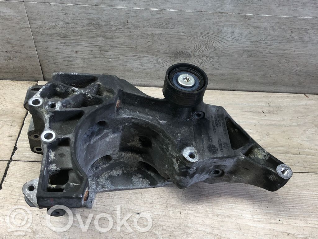 BMW 5 E60 E61 Supporto del generatore/alternatore 