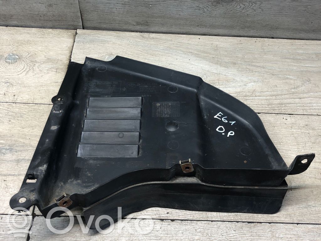 BMW 5 E60 E61 Подкрылок 