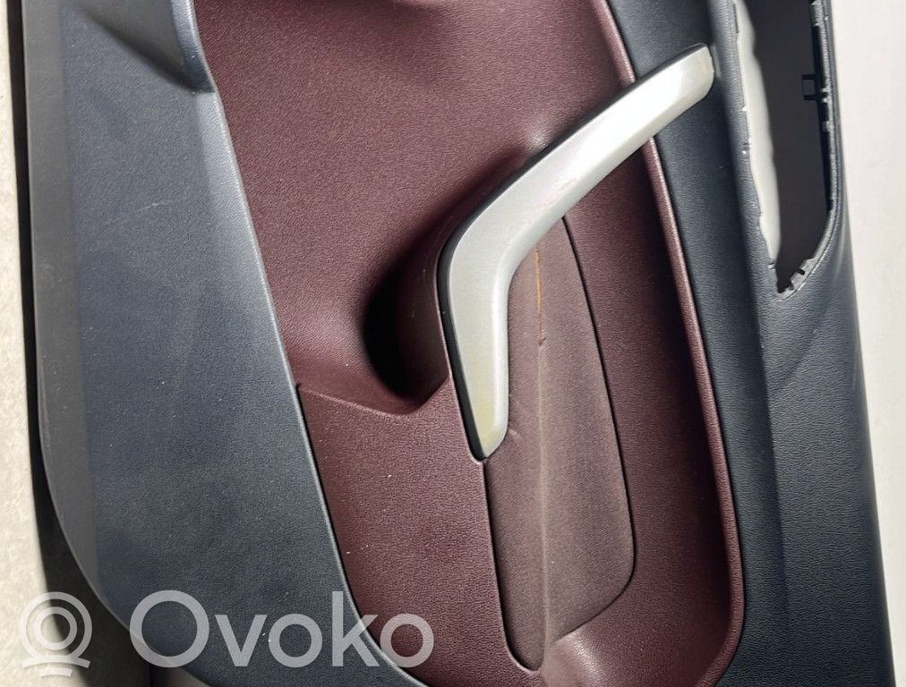 Ford Fiesta Priekšējo durvju apdare 