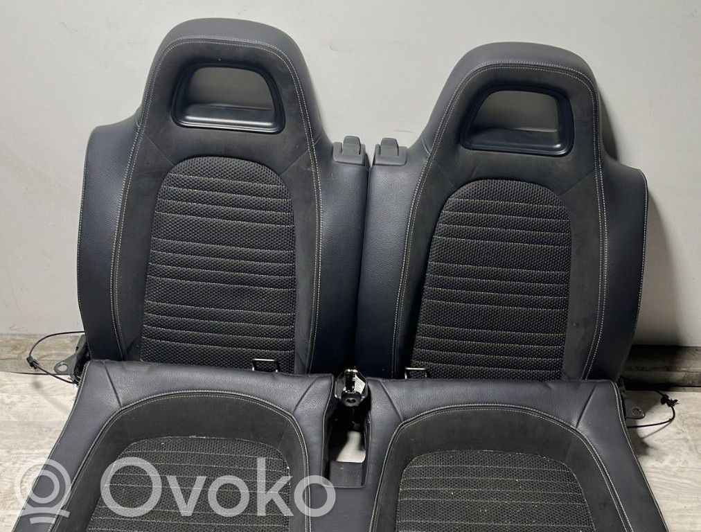 Volkswagen Scirocco Toisen istuinrivin istuimet 