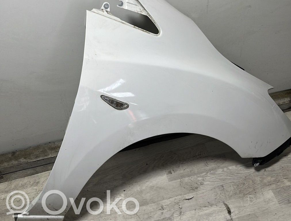 Mazda 5 Spārns 