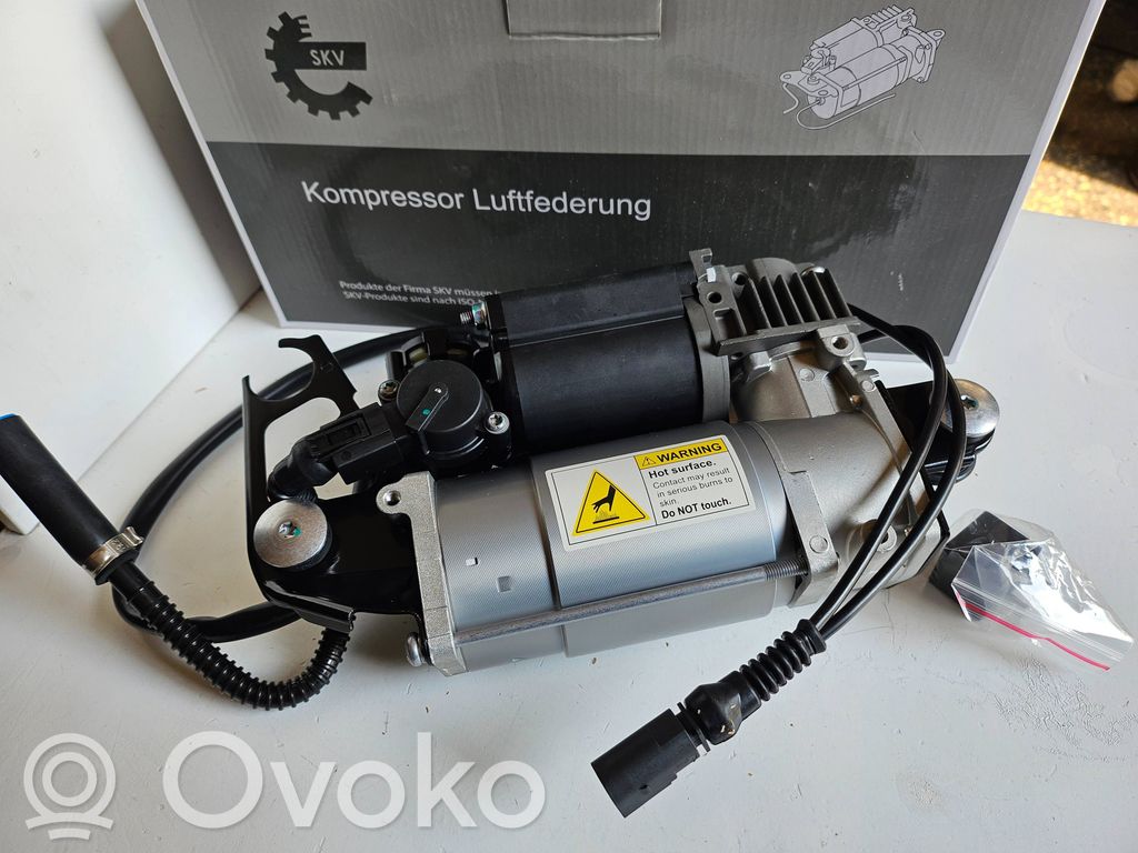 Audi Q7 4L Kompresor zawieszenia tylnego pneumatycznego 