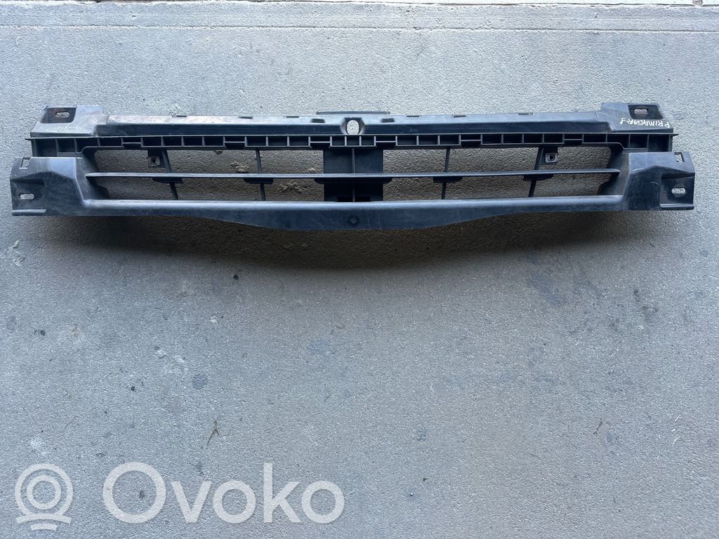Nissan Primastar Maskownica / Grill / Atrapa górna chłodnicy 