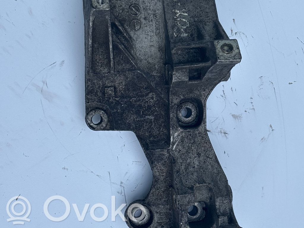 Volkswagen Fox Mocowanie alternatora 