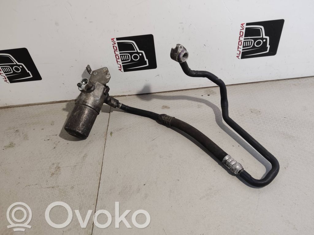 Audi A8 S8 D3 4E Ilmastointilaitteen putki (A/C) 