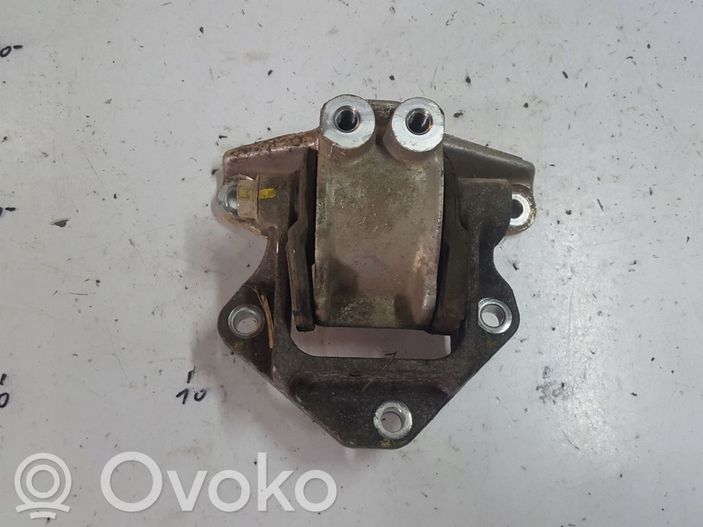 Engine mount bracket