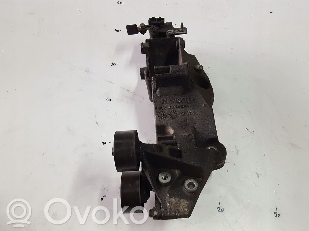 Generator/alternator bracket   8200527320,117103585R,8200527320