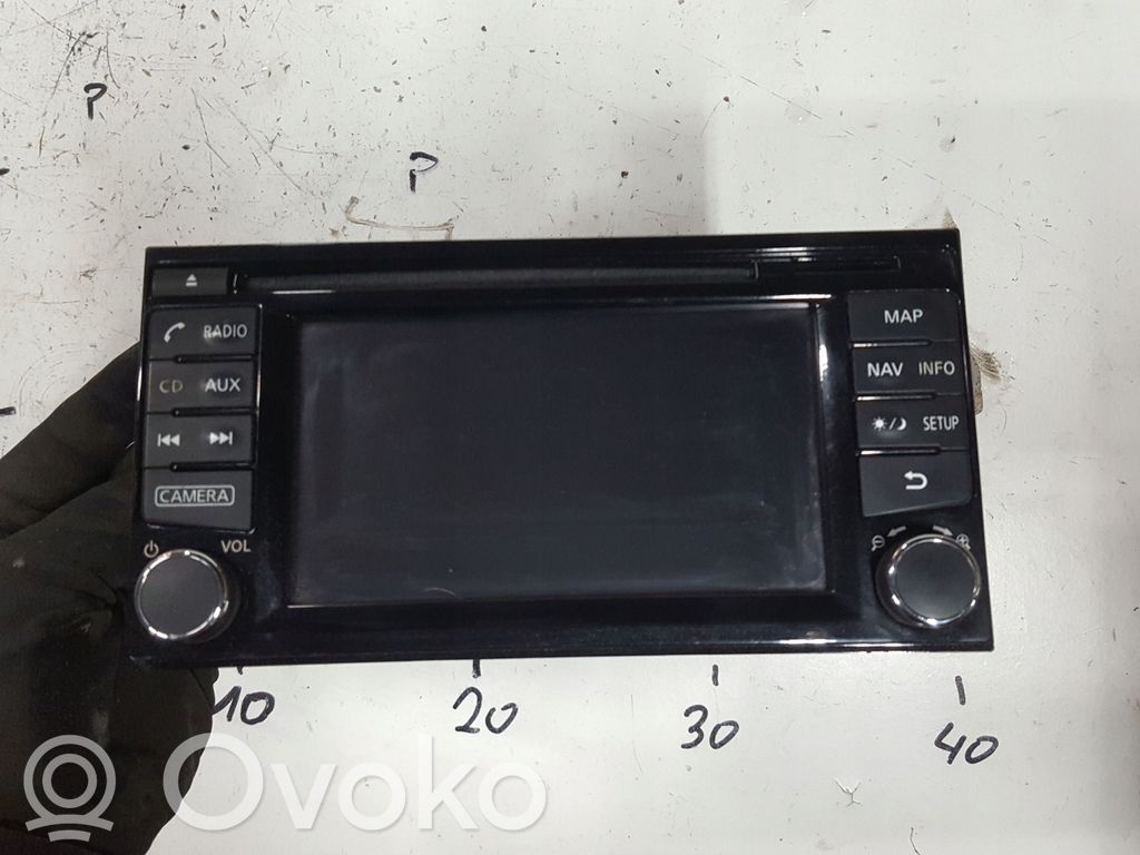 Nissan Pulsar Radio/CD/DVD/GPS head unit 