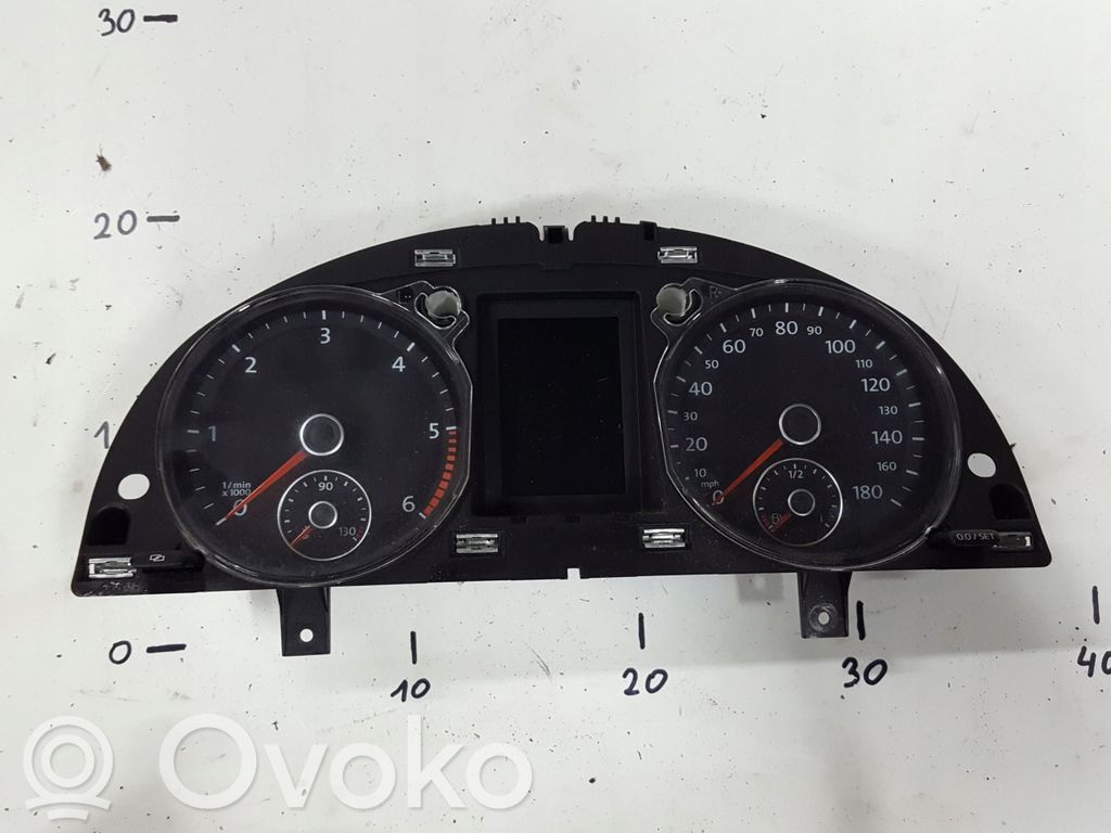 Volkswagen PASSAT CC Licznik / Prędkościomierz 