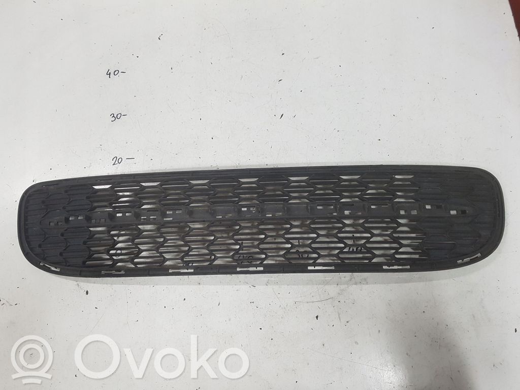 Front bumper lower grill