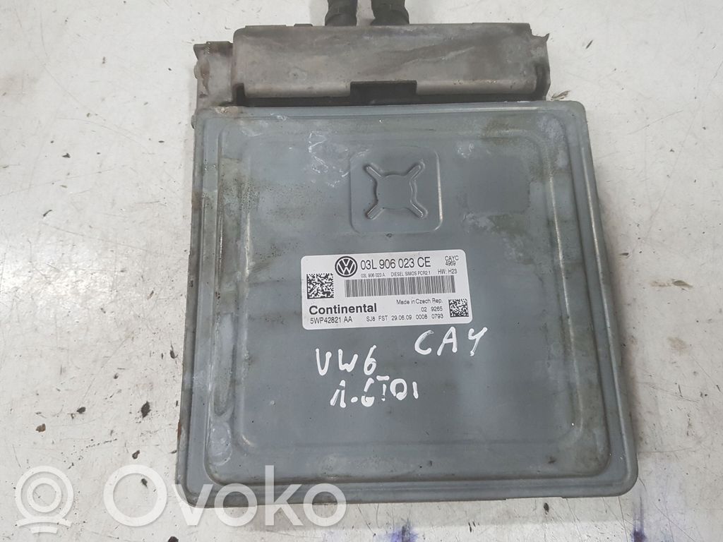 Volkswagen Golf VI Engine control unit/module 