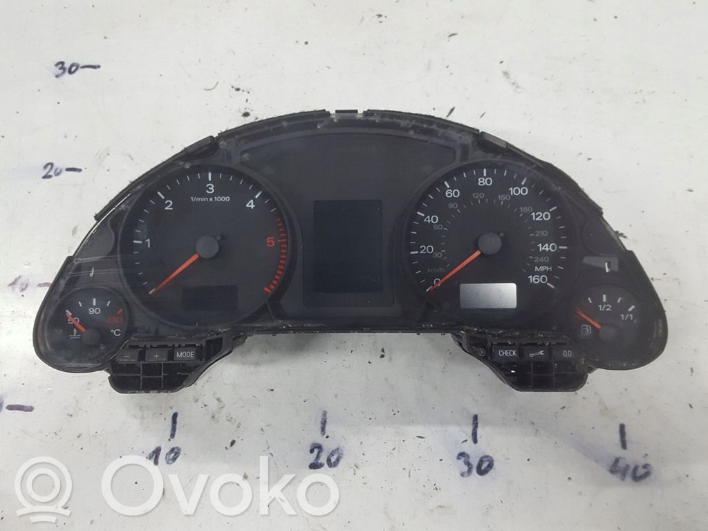 Audi A4 S4 B7 8E 8H Licznik / Prędkościomierz 
