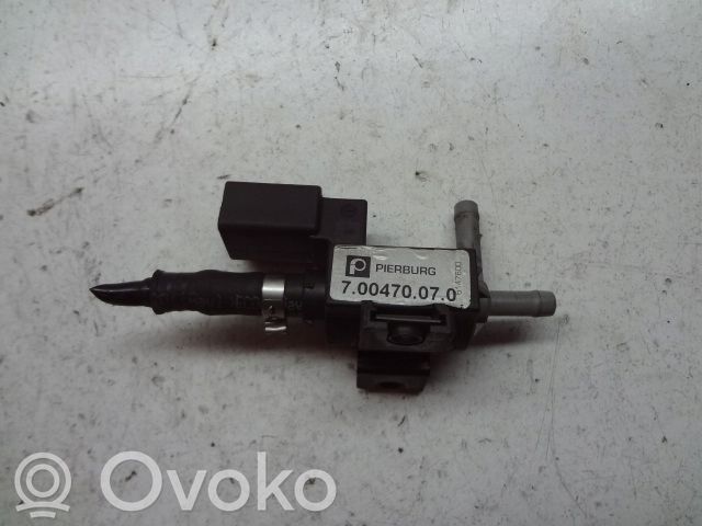 Volkswagen PASSAT B6 Válvula de vacío 