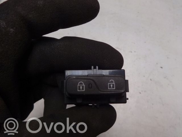 Central locking switch button   31334571