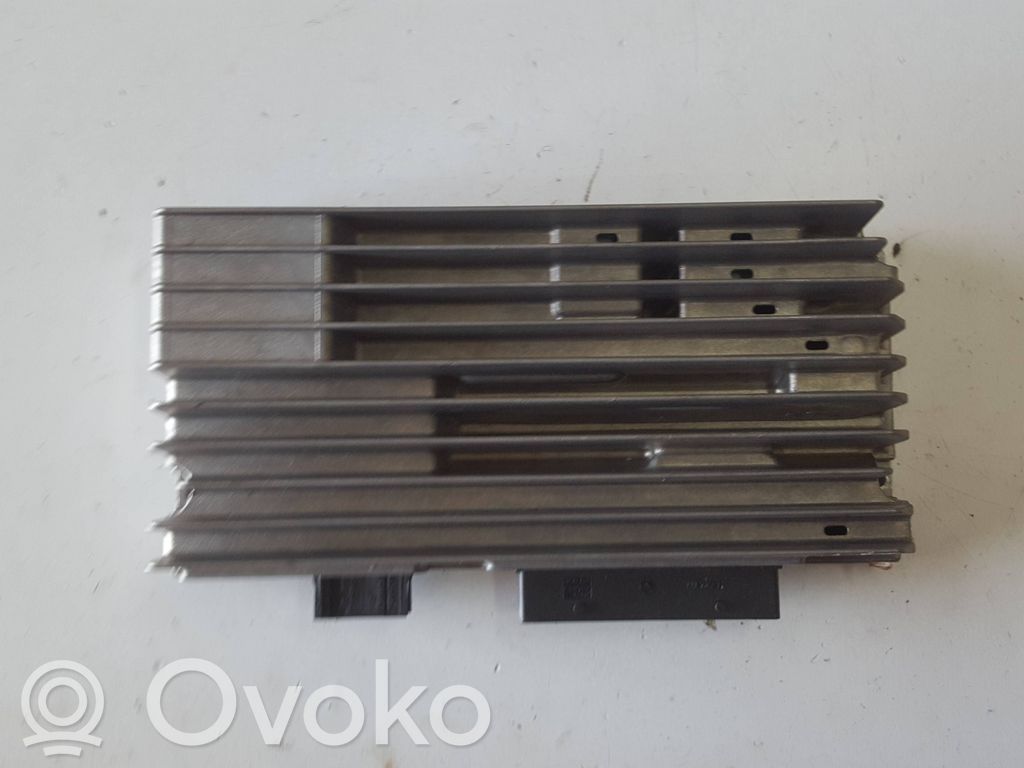 Audi A4 S4 B8 8K Wzmacniacz audio 