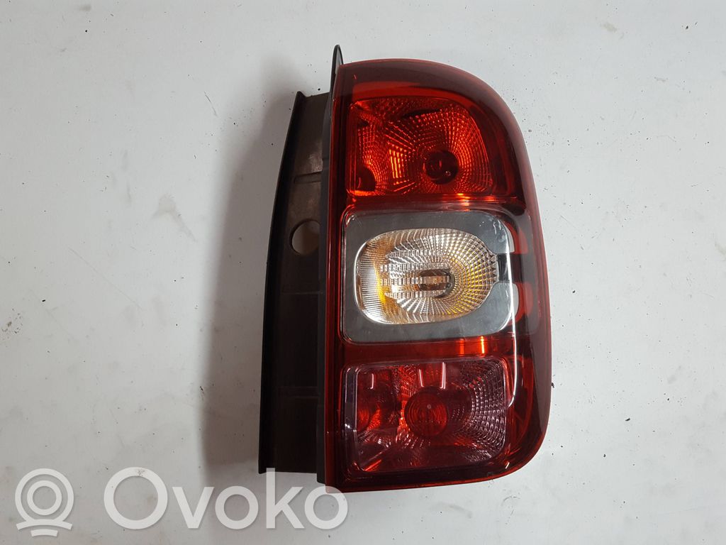 Dacia Duster Rear/tail lights 