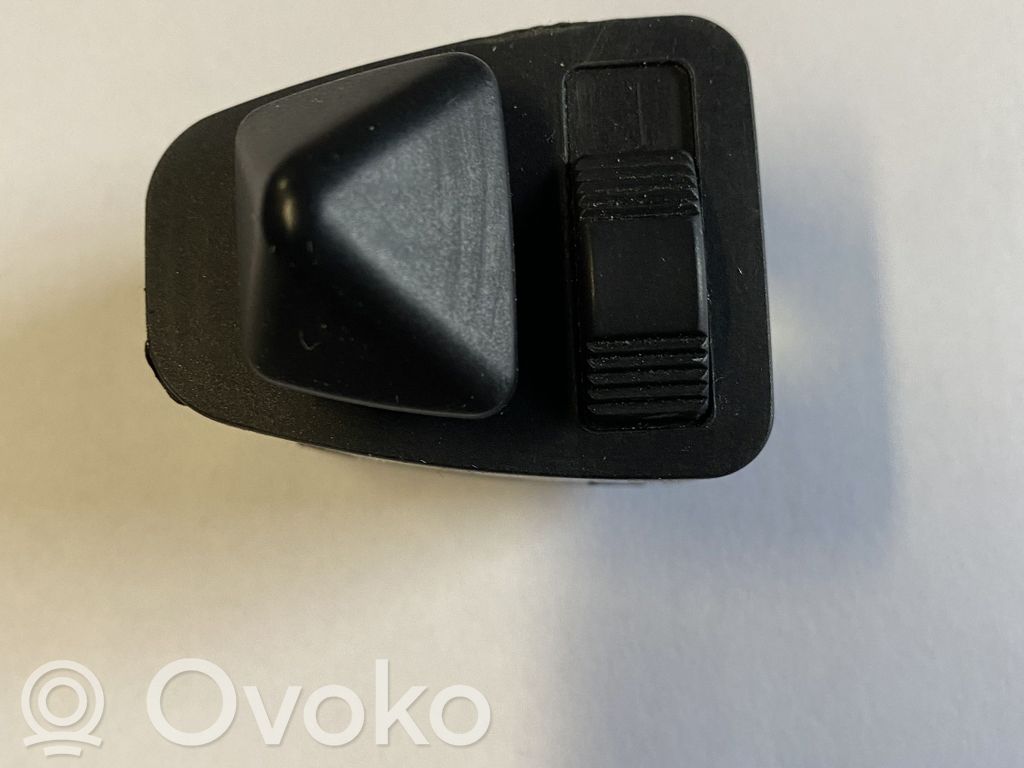 Wing mirror switch   533690,613183736919
