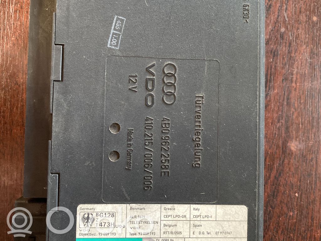 Audi A6 S6 C5 4B Comfort/convenience module 